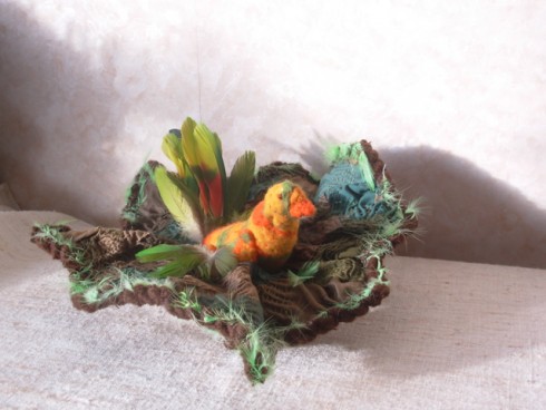 kleurrijk vogeltje voor kunstproject pesten